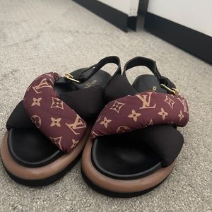 LV SANDALS SIZE 36
